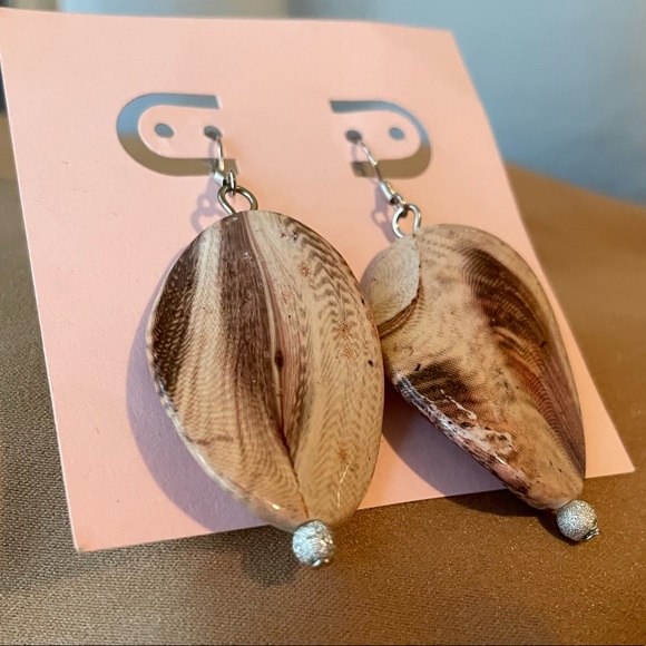 Boho Chic Taupe Earrings - Picture 7 of 8